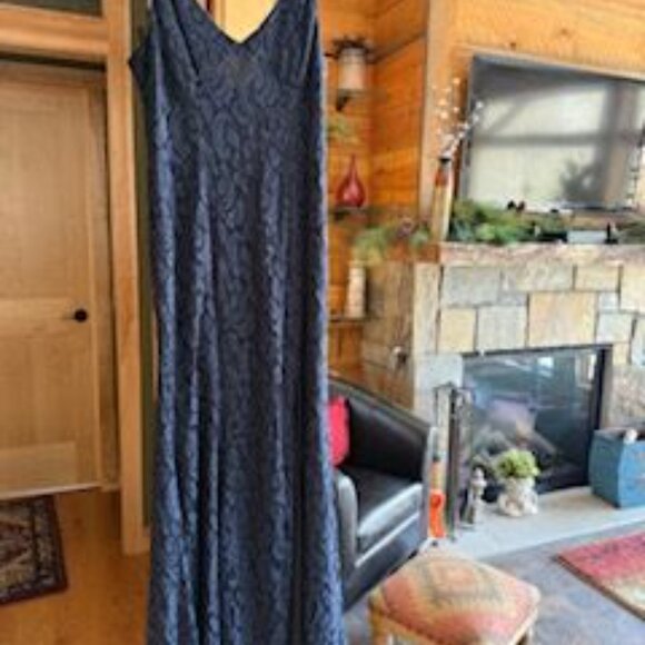 BCBGeneration Blue Gown - Picture 5 of 7